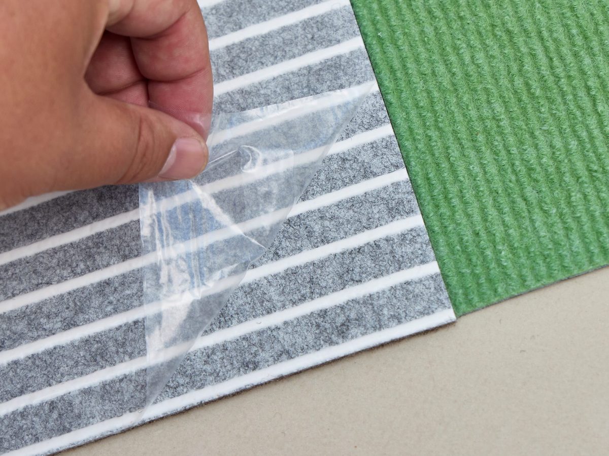 Self-adhesive Mat 1